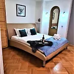 Central Arghezi Art Deco Piata Universitatii شقة بوخارست