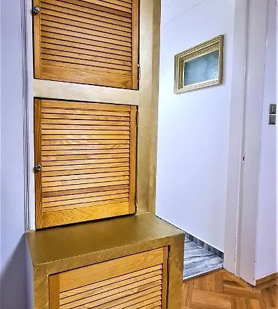 Central Arghezi Art Deco Piata Universitatii Апартаменты