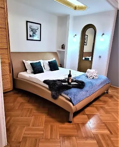 Central Arghezi Art Deco Piata Universitatii Apartmán Bukurešť